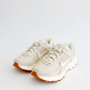 Nike Zoom Vomero 5 - Light Orewood Brown Athletic Shoes (Women's)